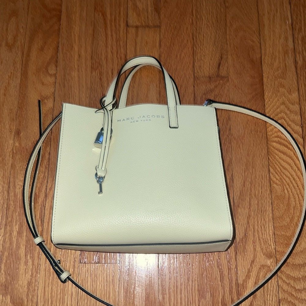 Marc Jacob’s Bag in butter yellow
